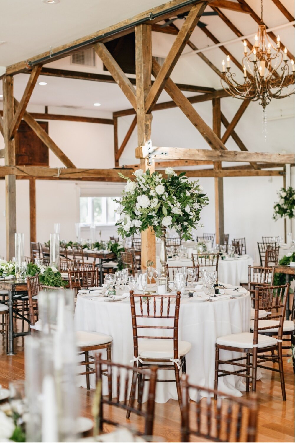 282_all-white-wedding_reception-wedding_the-inn-at-barley-sheaf-farm