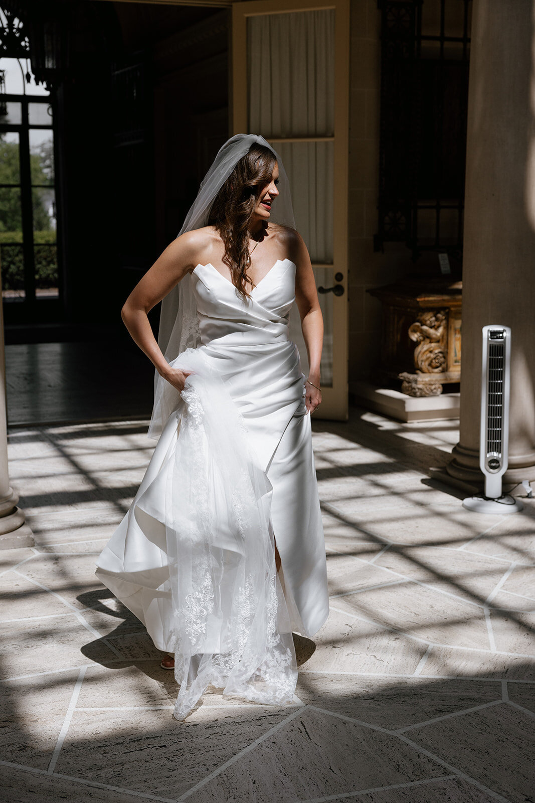 Cuneo Mansion Vernon Hills Bride