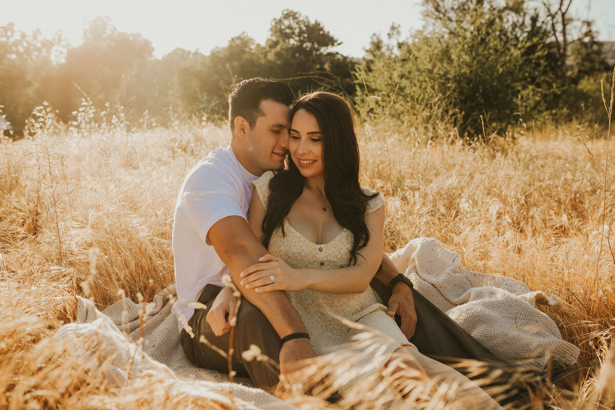 engagement-open-field-couple-session