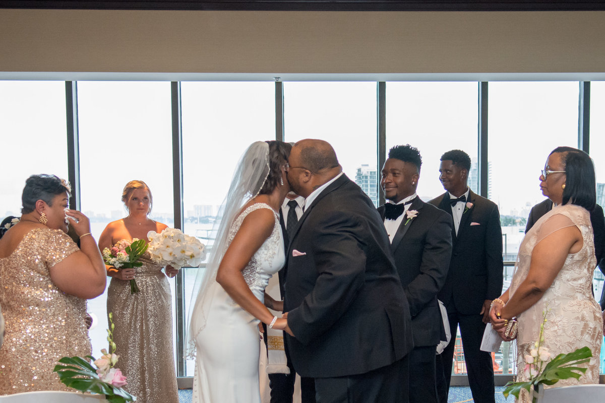 NFL Miami Dolphins Brandon Radcliff ShaKyra Radcliff Briza on the Bay Wedding Andrea Arostegui Photography-111