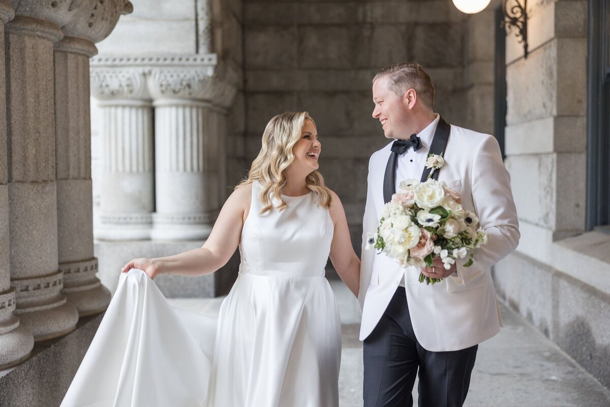 Milwaukee wedding photo federal courthouse