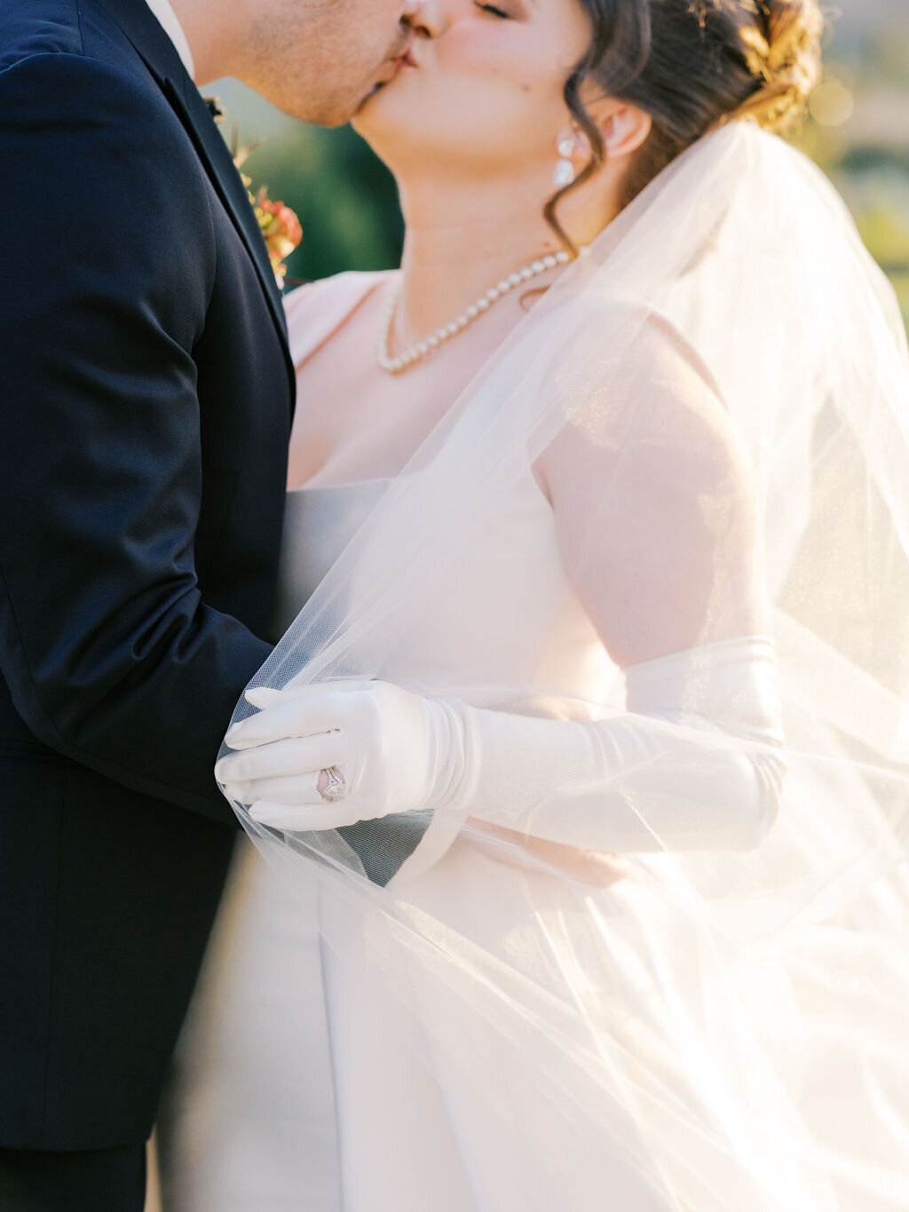 11.Portraits-Chelsea&Aaron-AlisonBrookePhotography-34