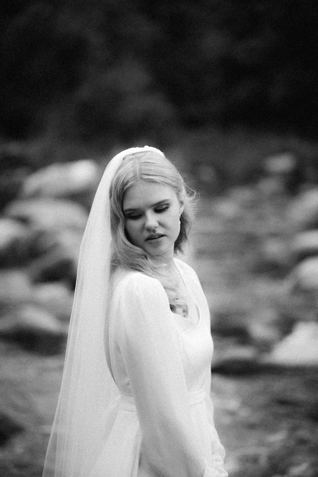 Wedding photo of an Intimate and romantic wedding  photography session in Porvoo by photographer Hannika Gabrielsson