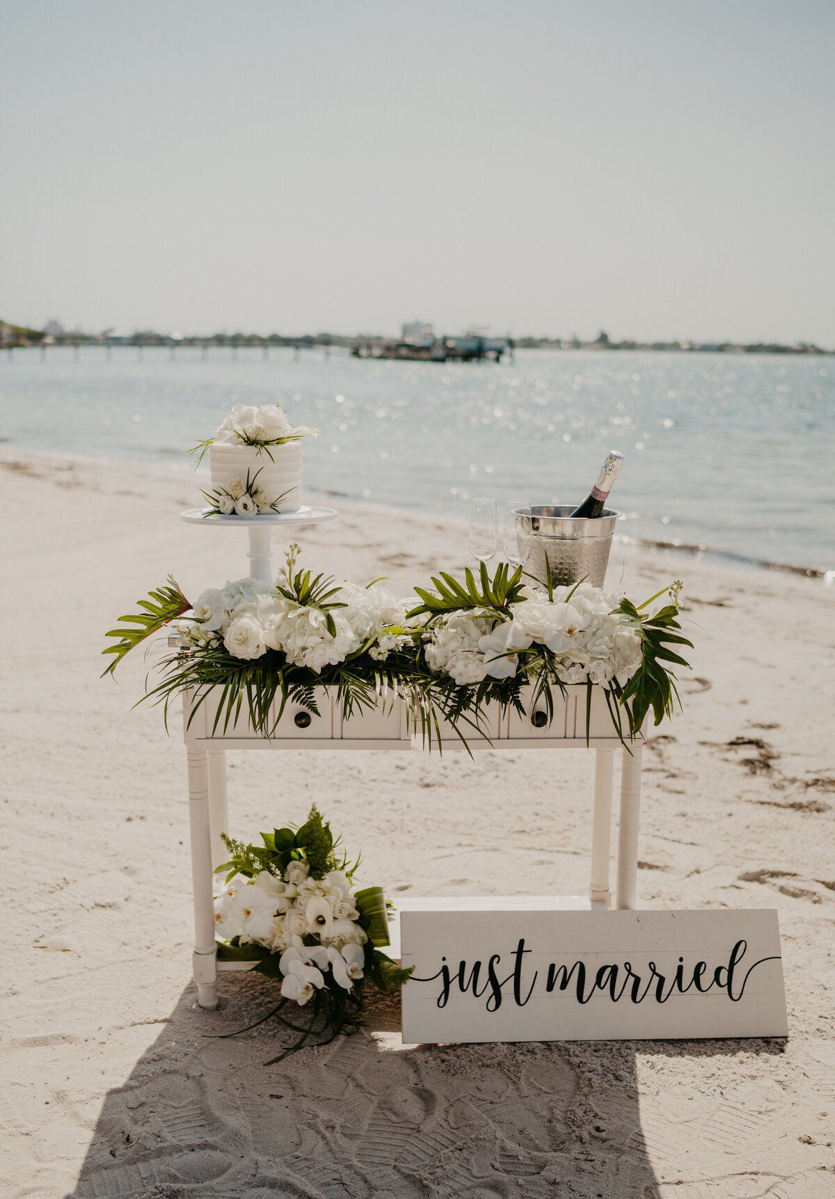 mariah-lacy-photo-isla-del-sol-yacht-club-florida-elopement-chantilly-chic-2