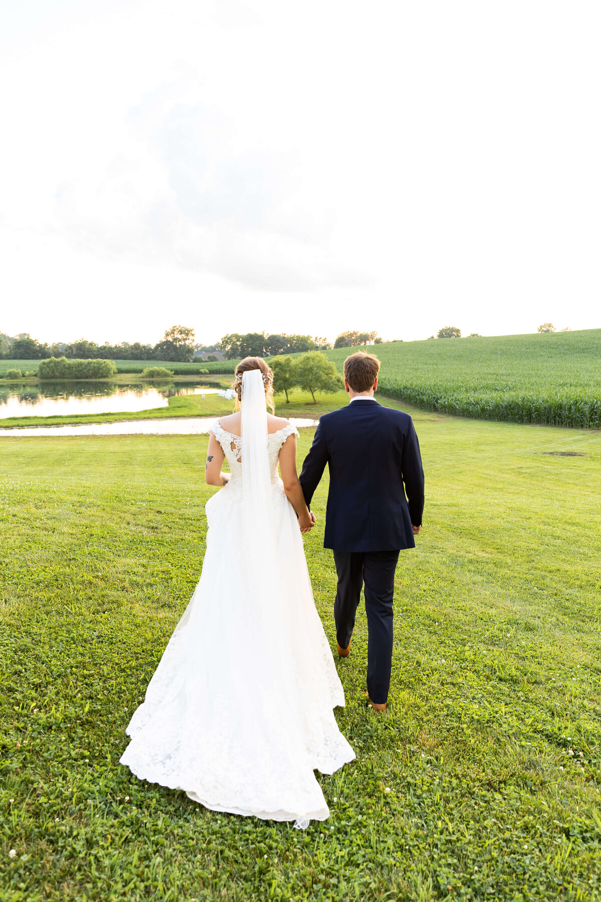 Bride and groom portraits in the grounds of the Ruby Cora wedding venue in Clarksville, TN
