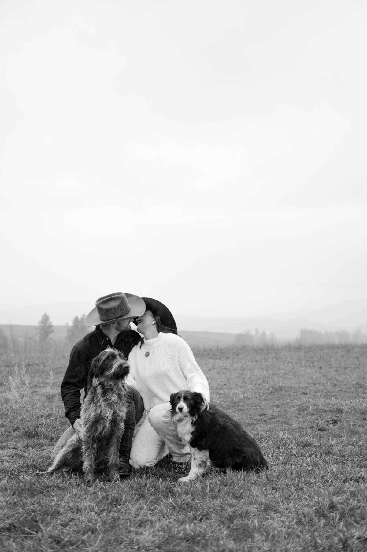 presley-gray-photo-montana-western-style-engagement-3746