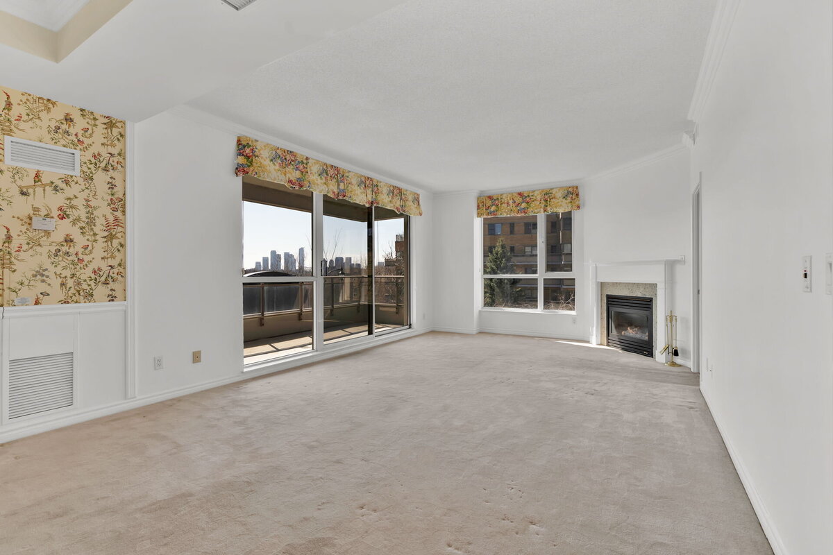 19-web-or-mls-8_002_Living Room