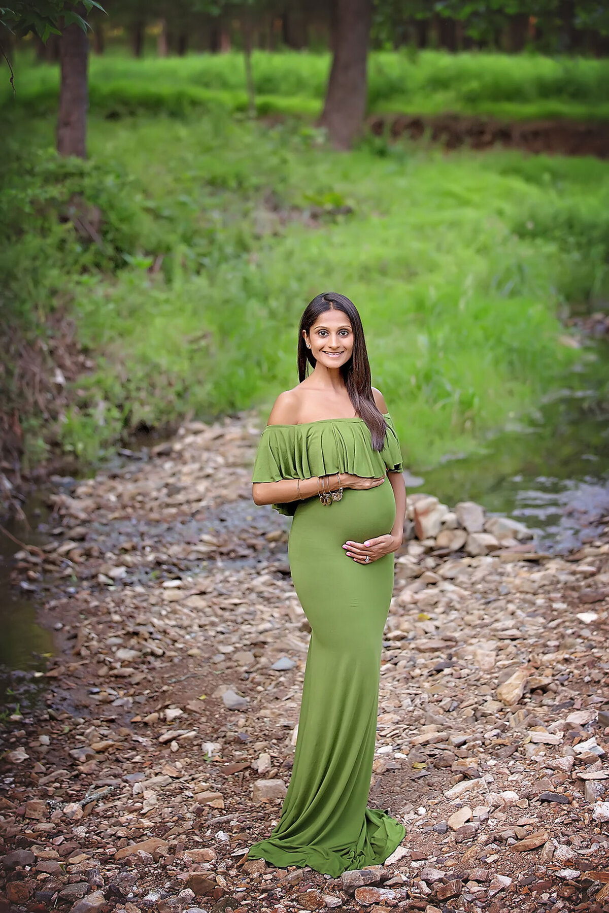 beautiful pregnant NJ mom posing for her maternity photo shoot done by the top NJ maternity photographers