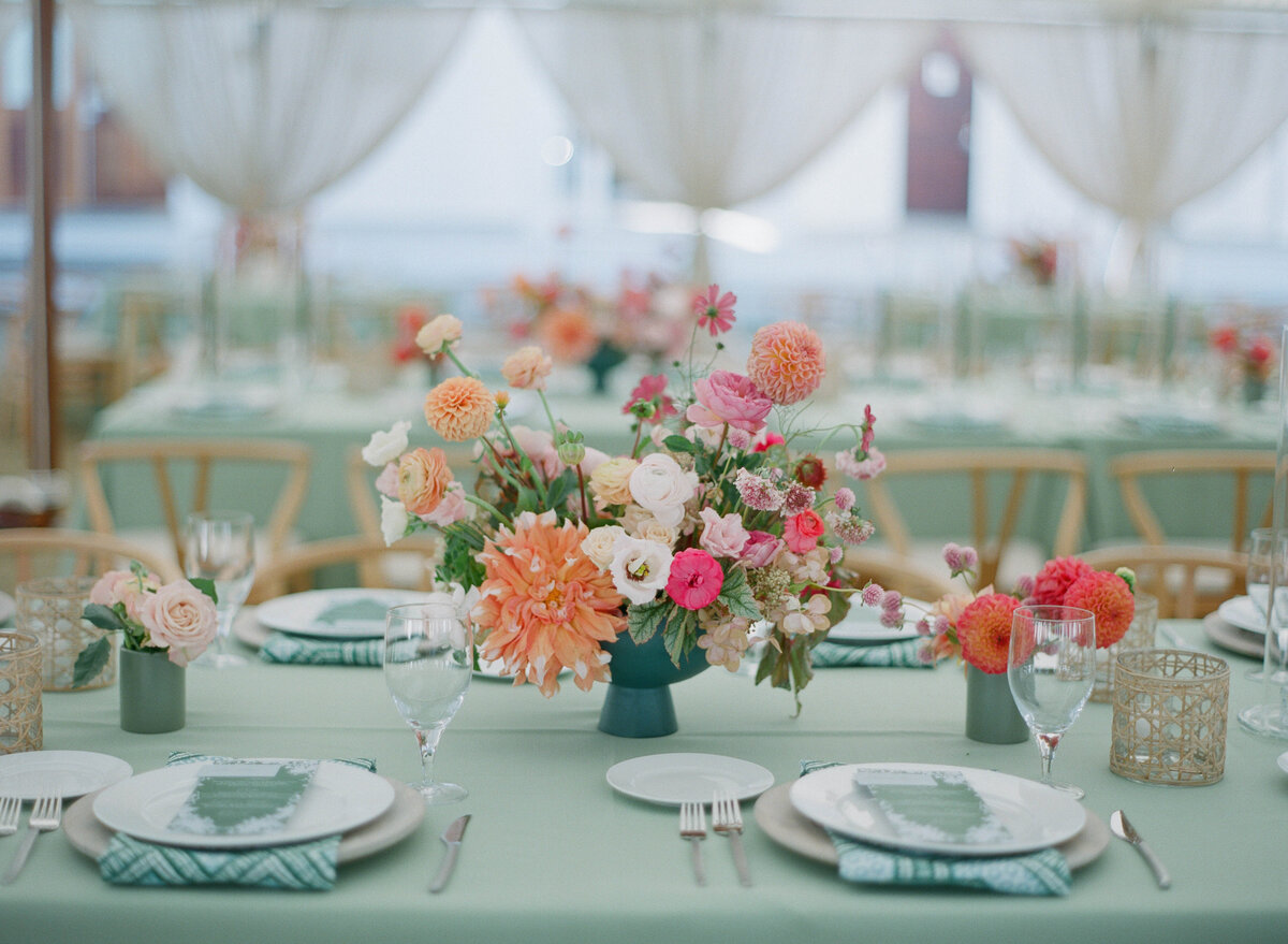 reception-centerpeice-dahlia-green-wedding