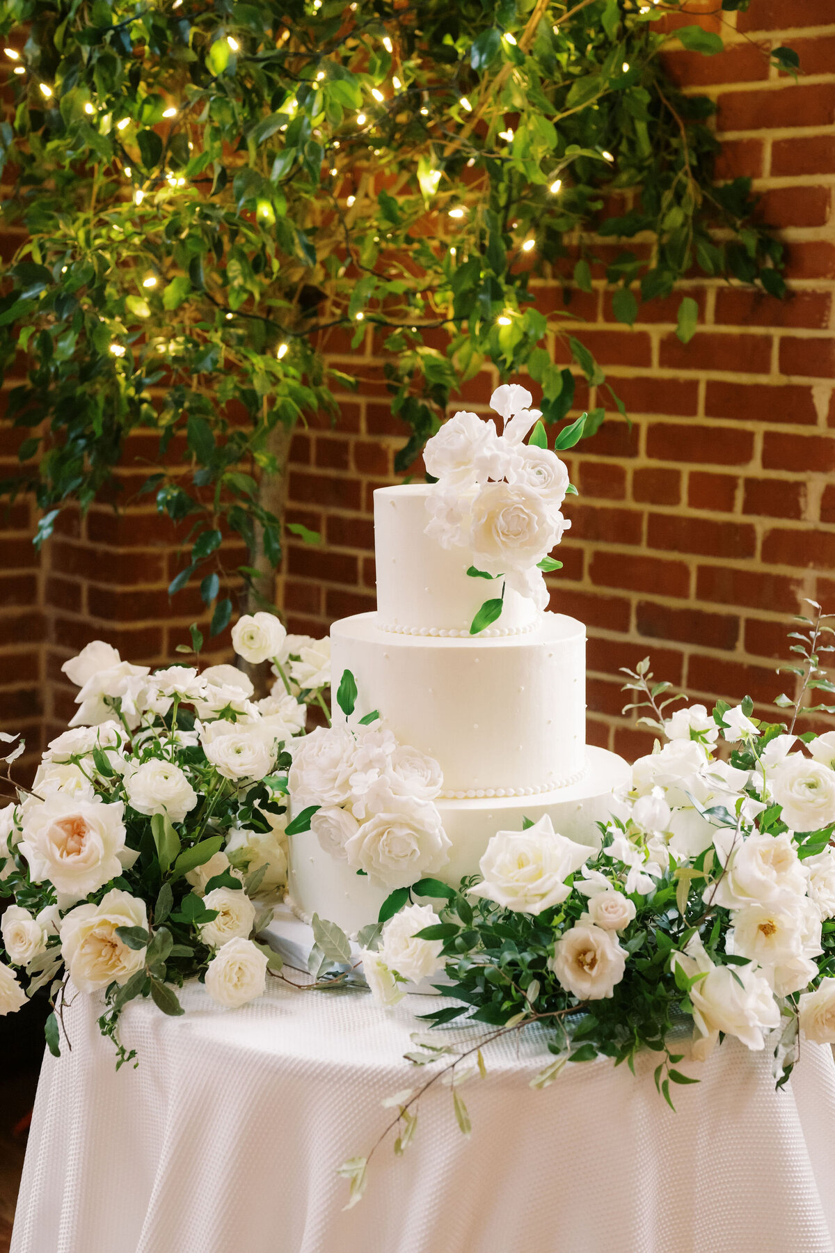 Ritz Carlton Georgetown Wedding Reception Cake