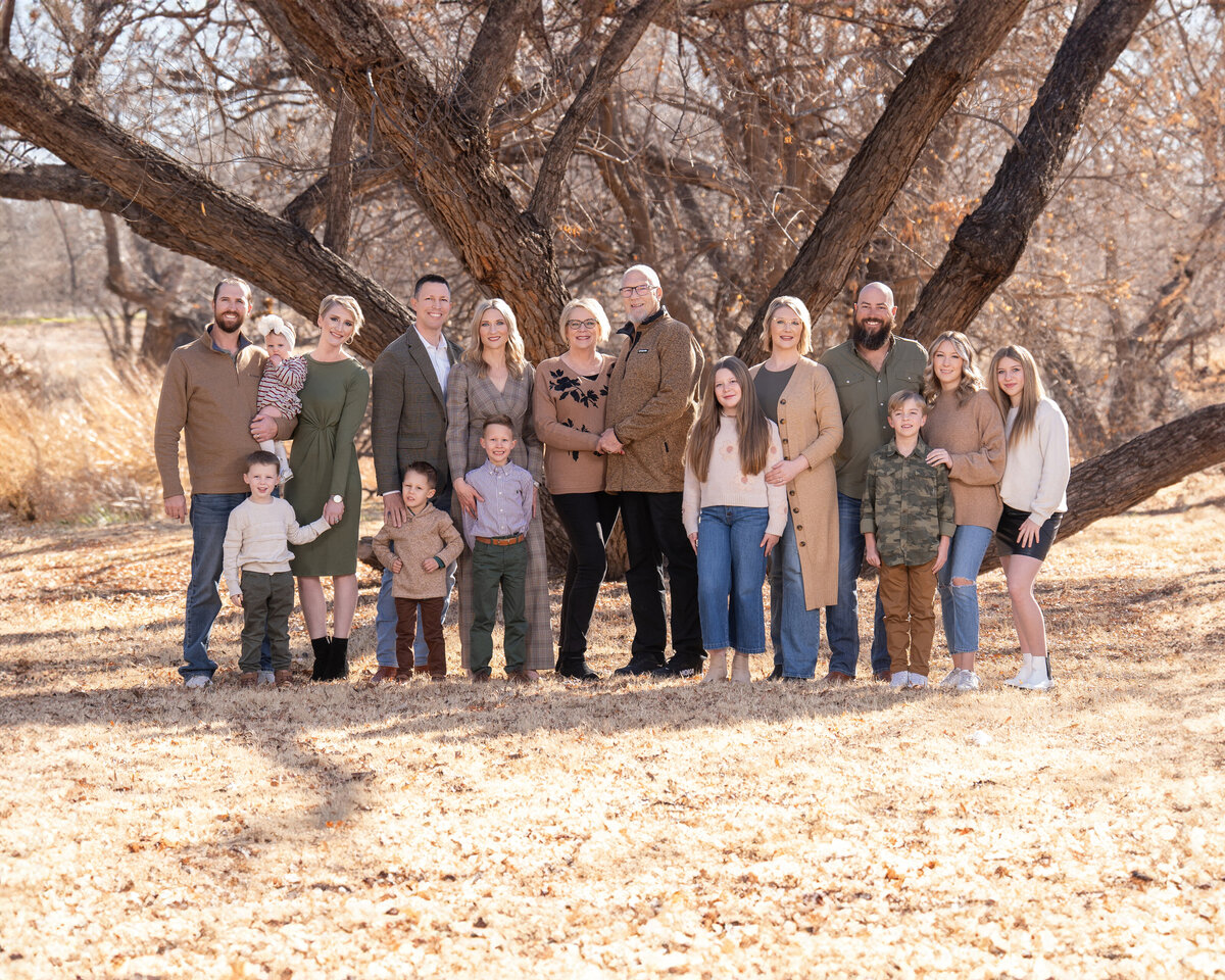 Large extended family picture at Thompson Park in Amarillo, Texas