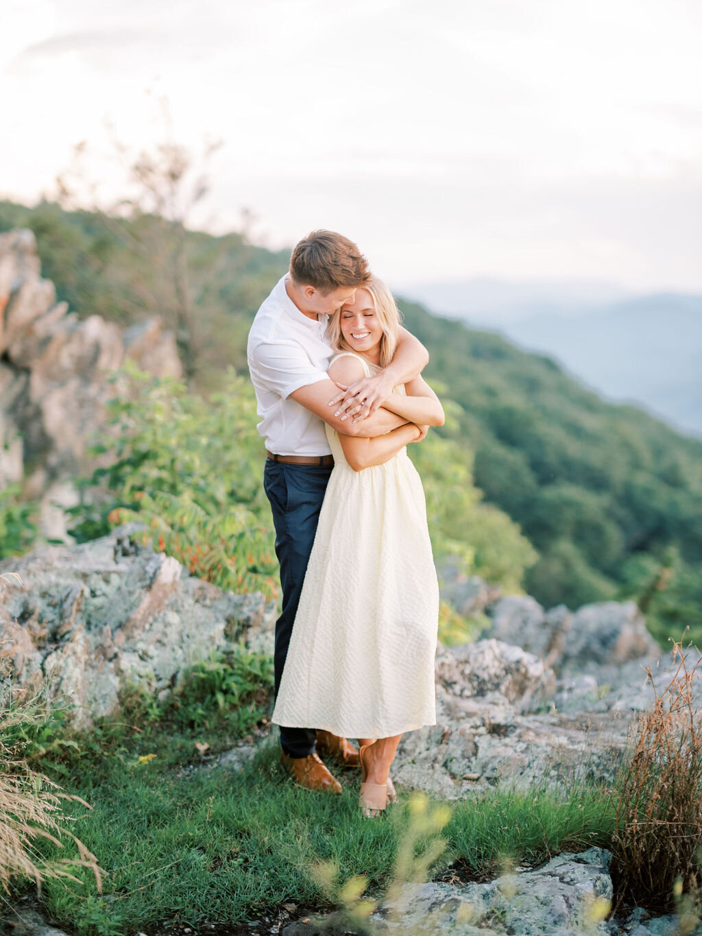 Hannah&Andrew_CharlottesvilleEngagementSession_FINAL-185