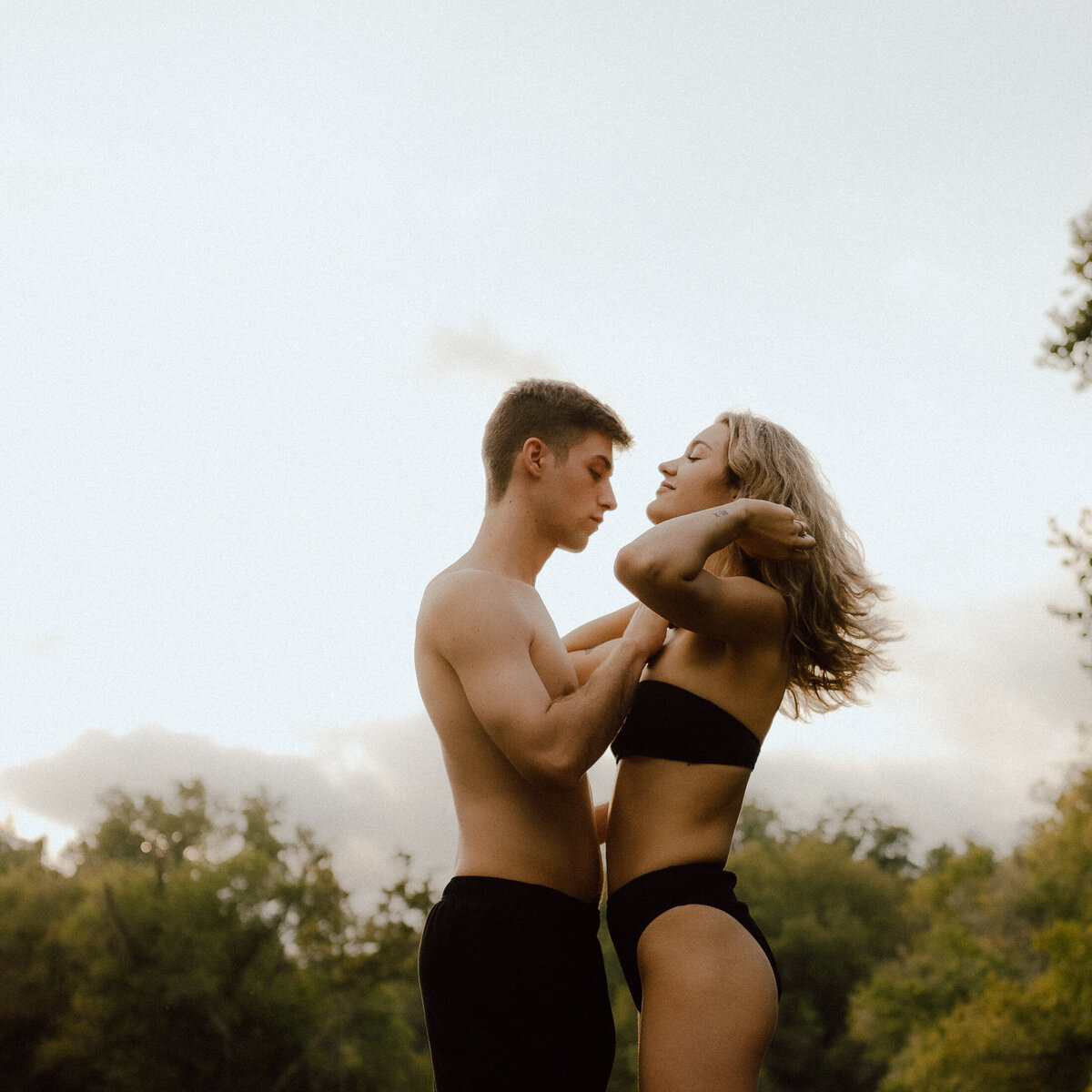 Photos by Tia is a wedding, elopement, engagement, and creative session photographer based in Austin, Texas. She offers both digital and film photography services.