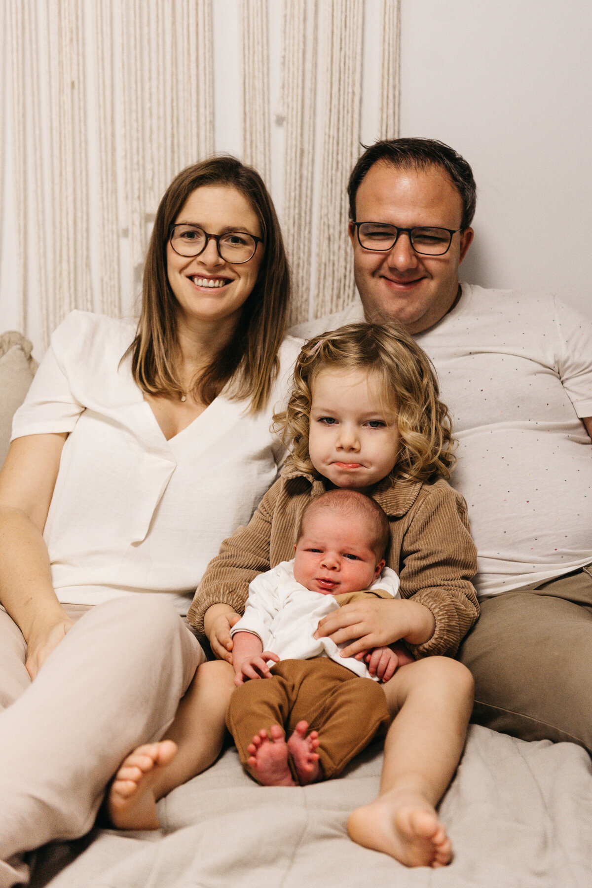 Newbornshoot in daglicht studio Tienen