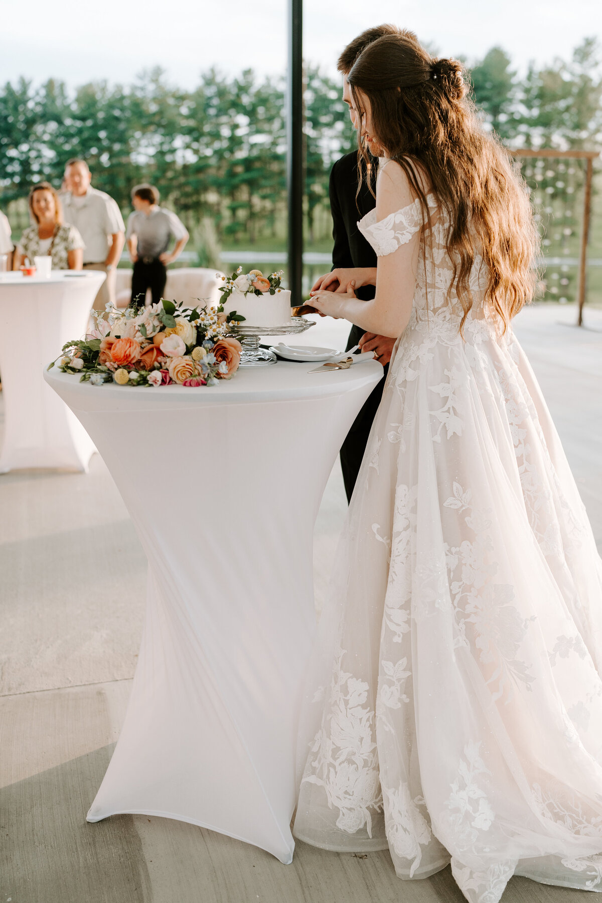 kraber-the-gathering-grounds-iowa-wedding-179