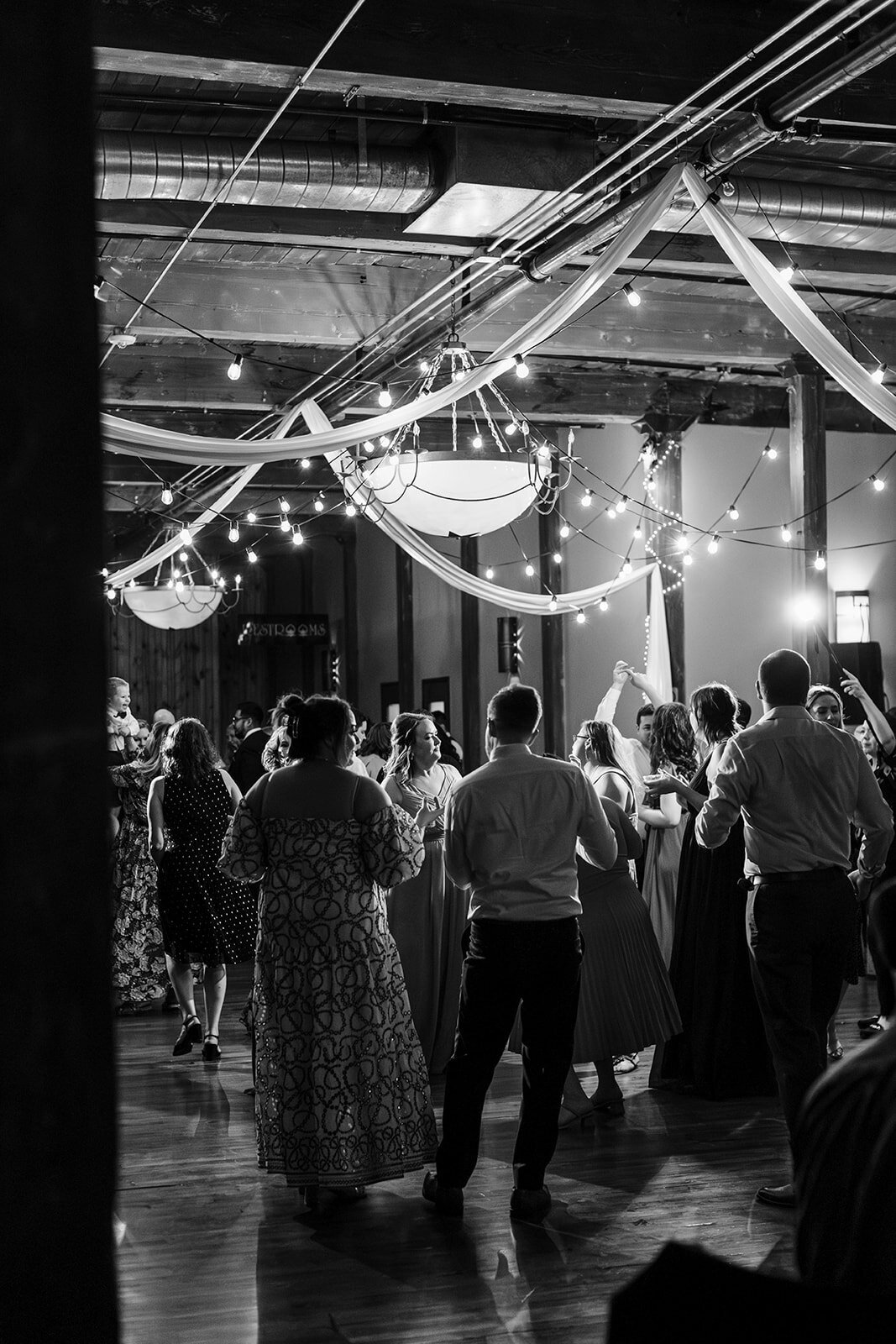 reTheBurrowWeddingPhotography-683