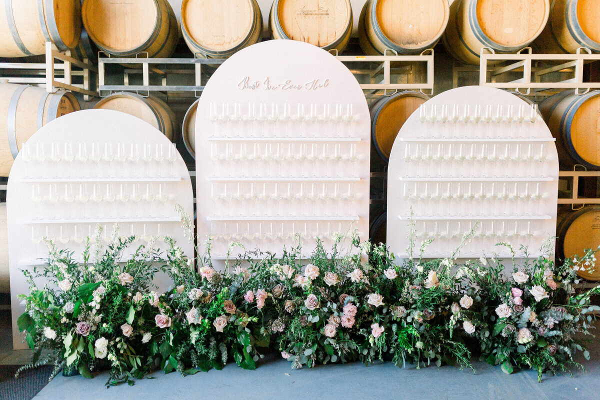 champagne-wall-florals