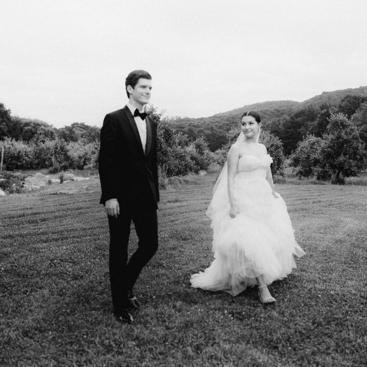 Luxury-Montreal-Toronto-Europe-film-wedding-photographer-raphaellegranger-7