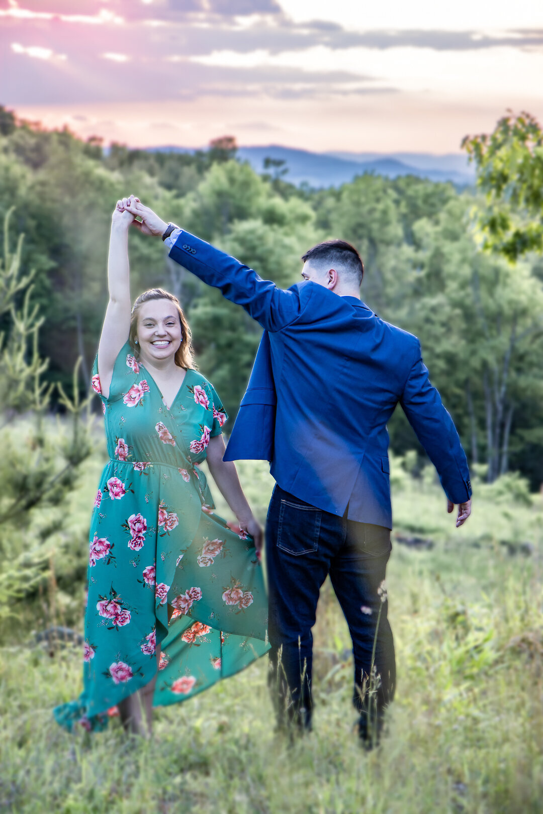 2022Kate-Matthew_engagement-session_soc-edia_top-faves-2055-