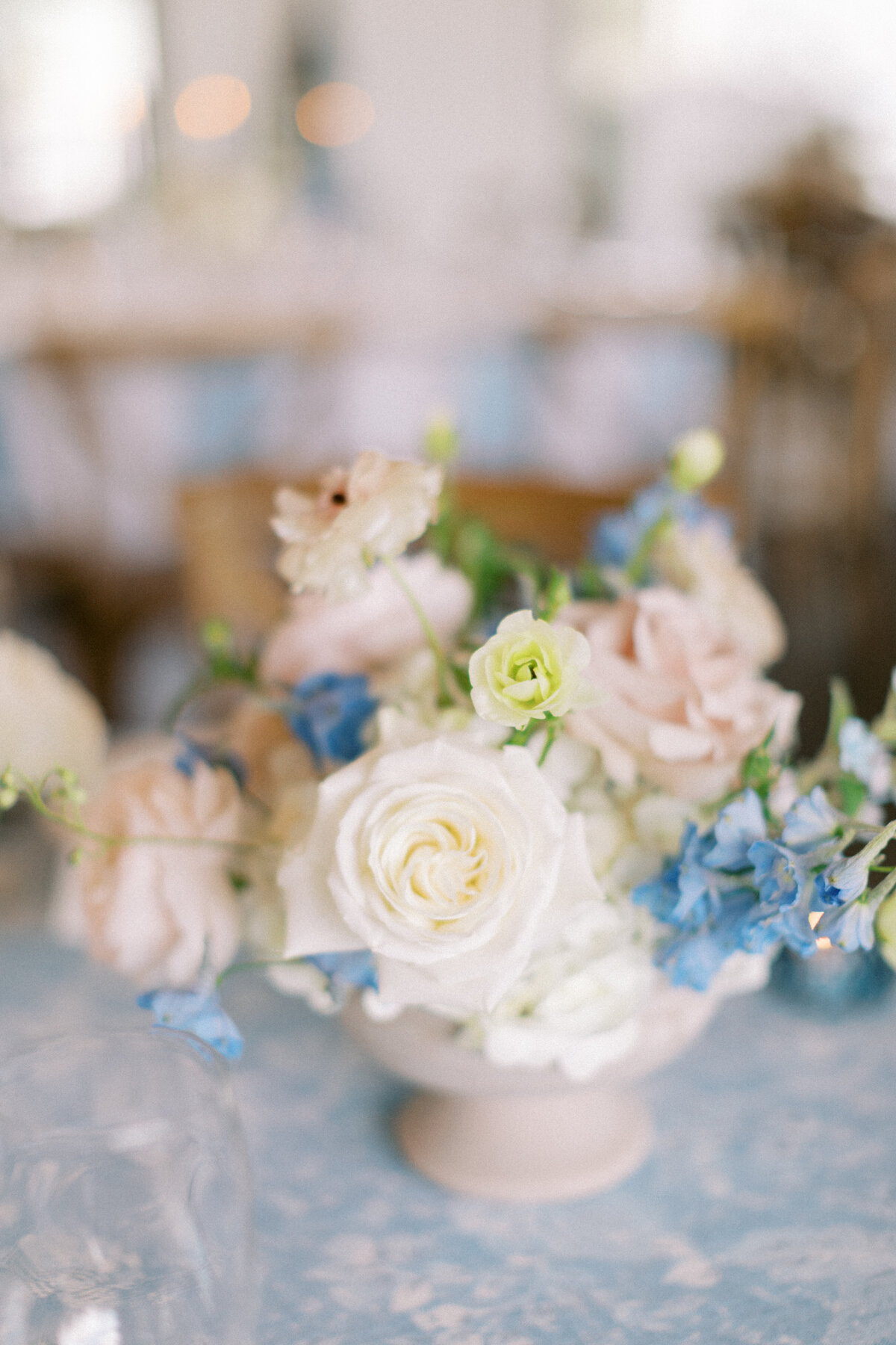 carriage house wedding flowers 16