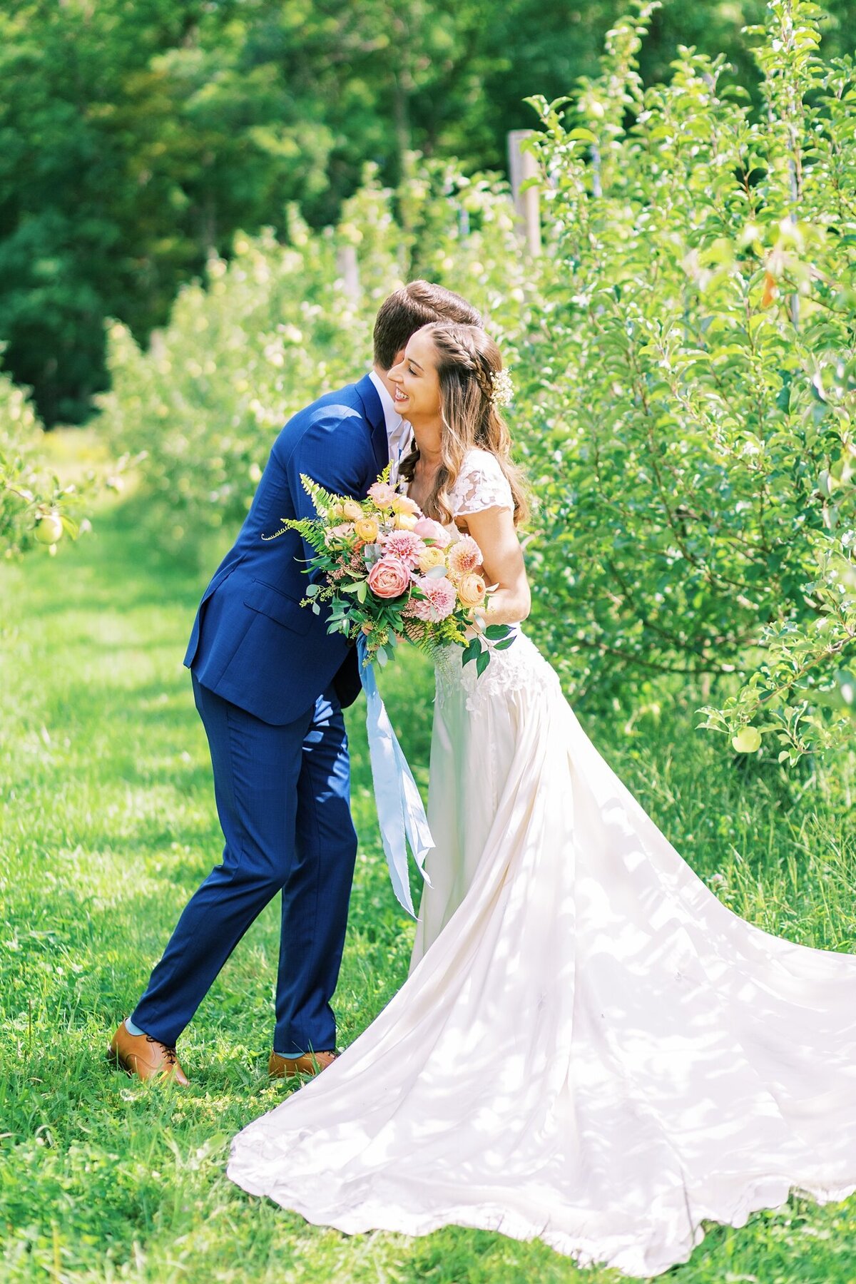 The-Greenery-Colorful-Apple-Orchard-NH-New-Hampshire-Wedding-Photography_0024