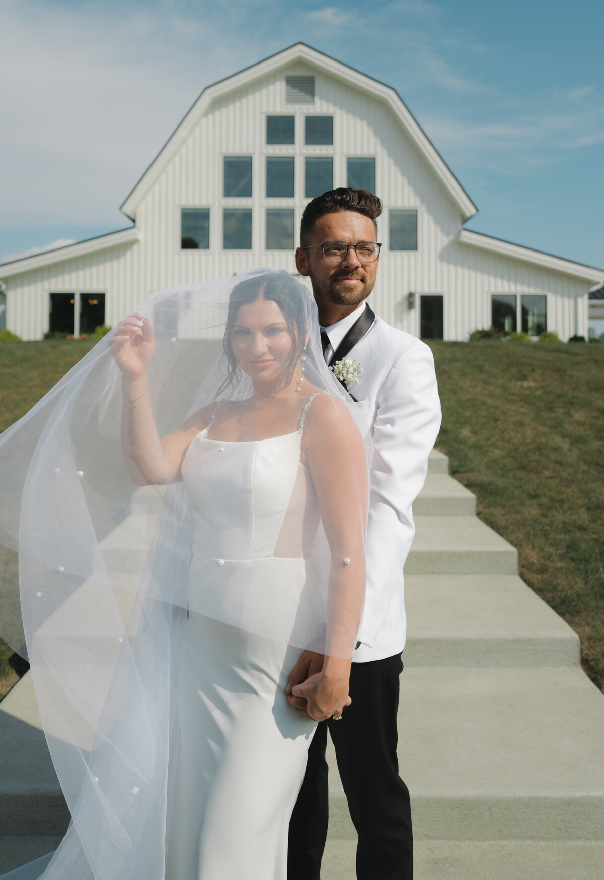 Indiana_Michigan_Wedding Planner_Zionsville_The Sixpence_Estate_Barn_Editorial_Bridal Fashion_Perfect Match
