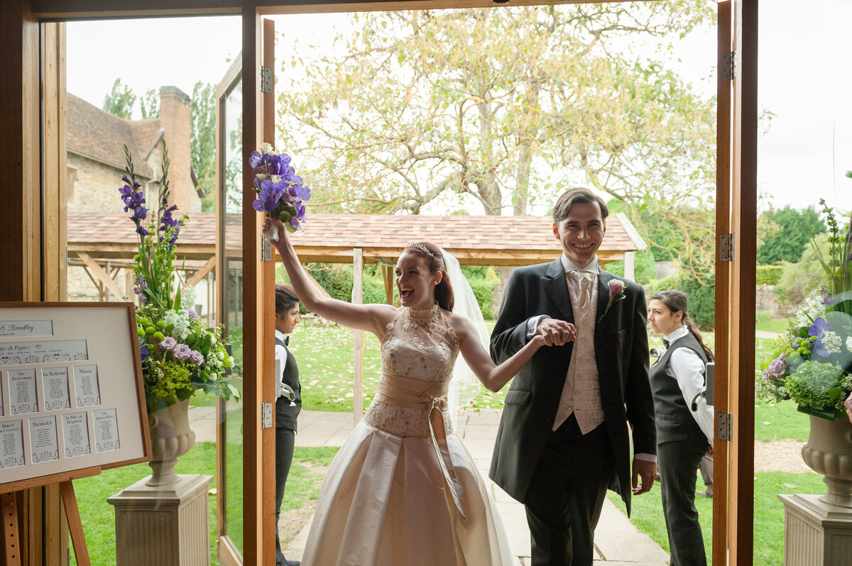 Notley-Abbey-wedding-photography-1096