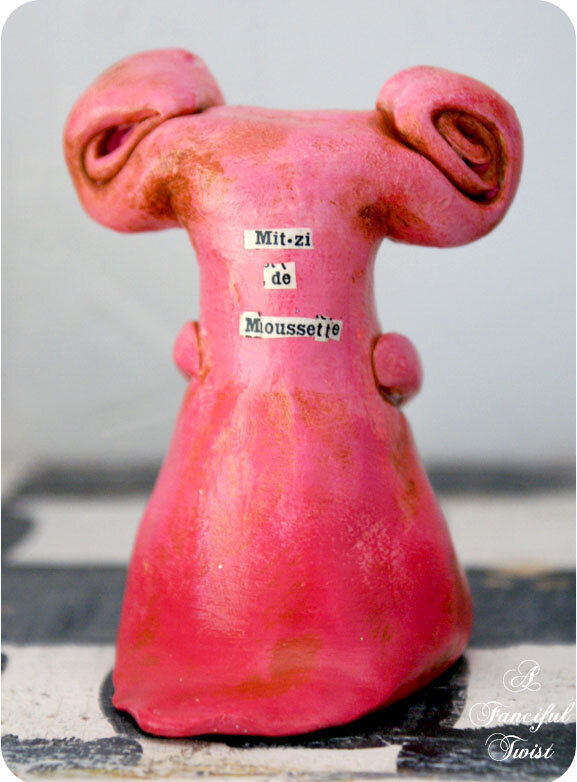 mitzi-de-moussette-back