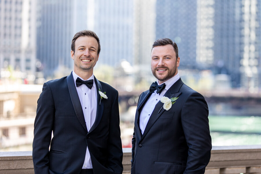 groom-groomsman-chicago-river-wirgley-plaza-chicago