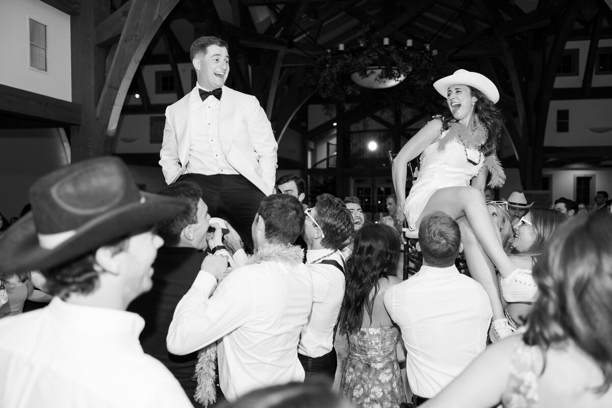 Diana-Brewer_Emily-Calvin_10Dancing-83-2