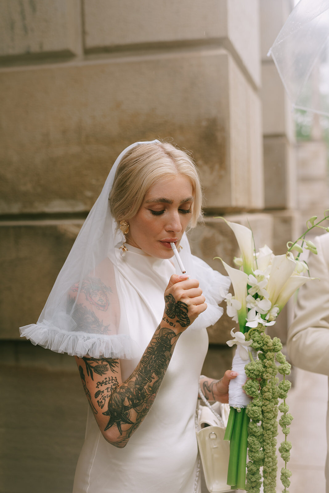 toronto-city-elopement-city-hall-edgy-nontradional-thedrake-rainy-day-cool-alternative-042