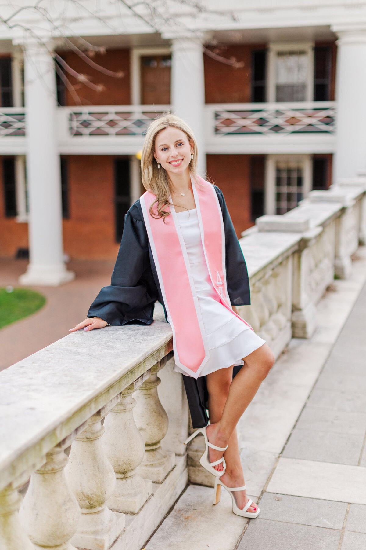 UVA-Grads_Charlottesville_KelseyMariePhotography-RichmondWeddingPhotographer-2022-4500