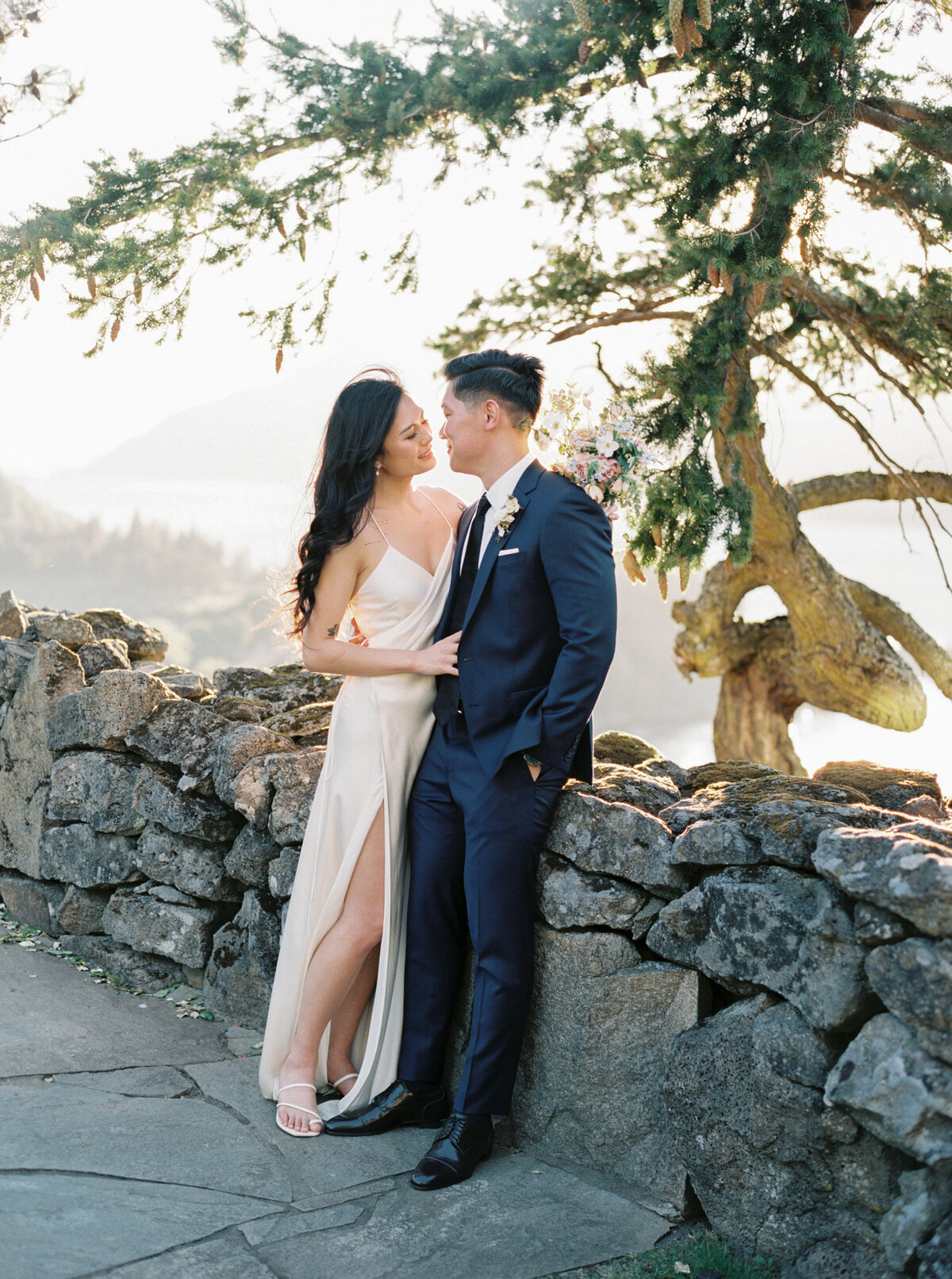 griffin-house-wedding-in-hood-river-oregon-by-the-tenneys-photographers-47