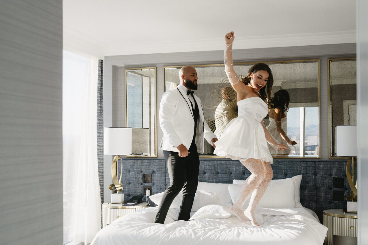 las-vegas-chapel-wedding-bre-damian-desert-vintage-42