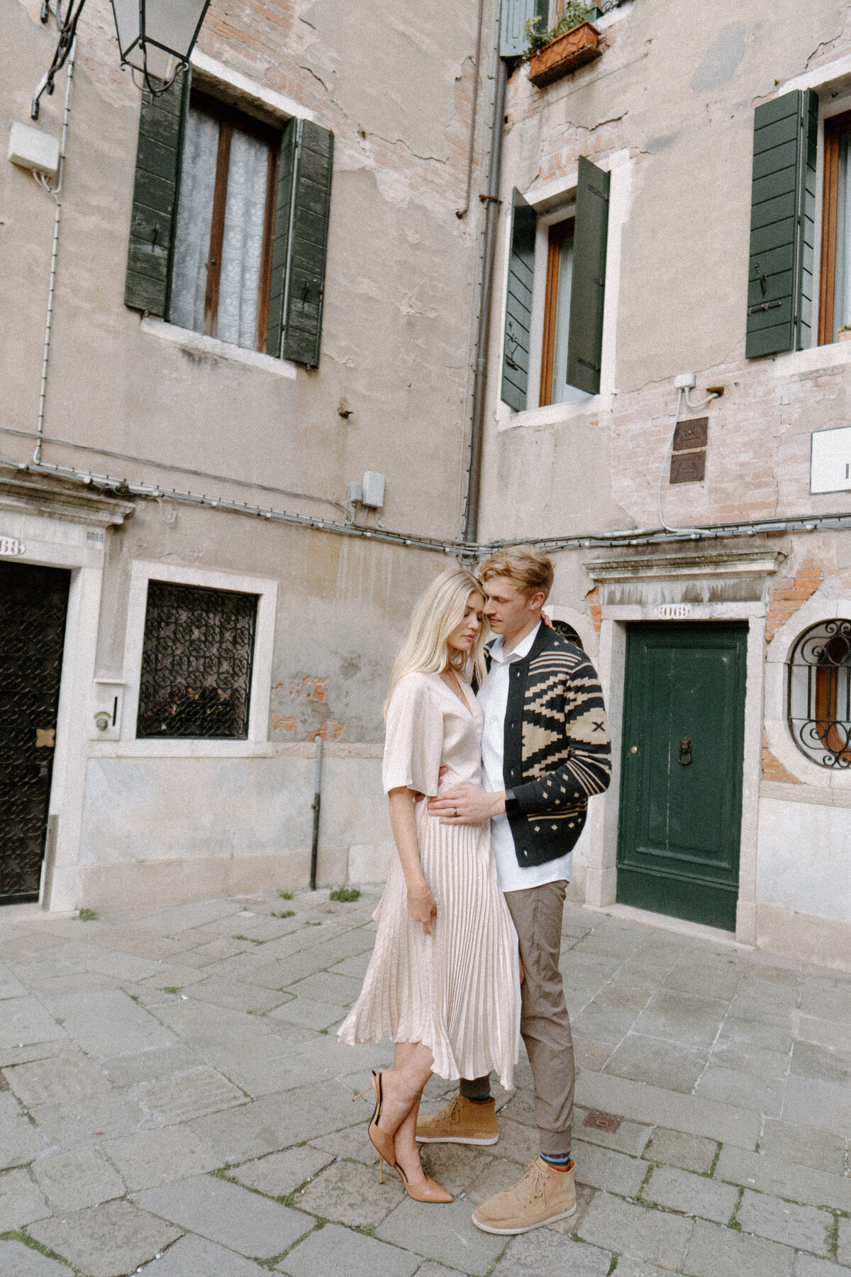 Documentary-Style-Editorial-Vogue-Italy-Destination-Wedding-Leah-Gunn-Photography-12