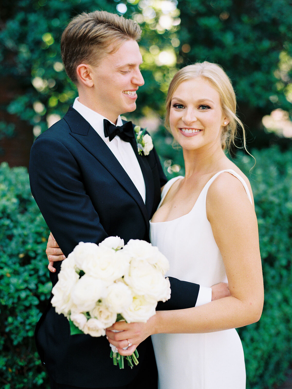 36ally-bobby-photography-fine-art-wedding-carolina-inn-film