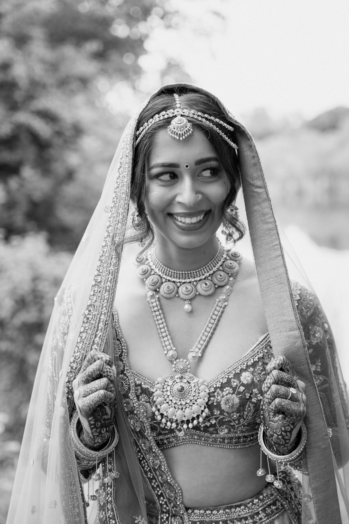 Nichole-Babiez-Photography-wedding-photographer-indian-wedding-photographer-mendhi-sangeet-baraat-luxury-chicago-illinois-marriott-schaumburg-52