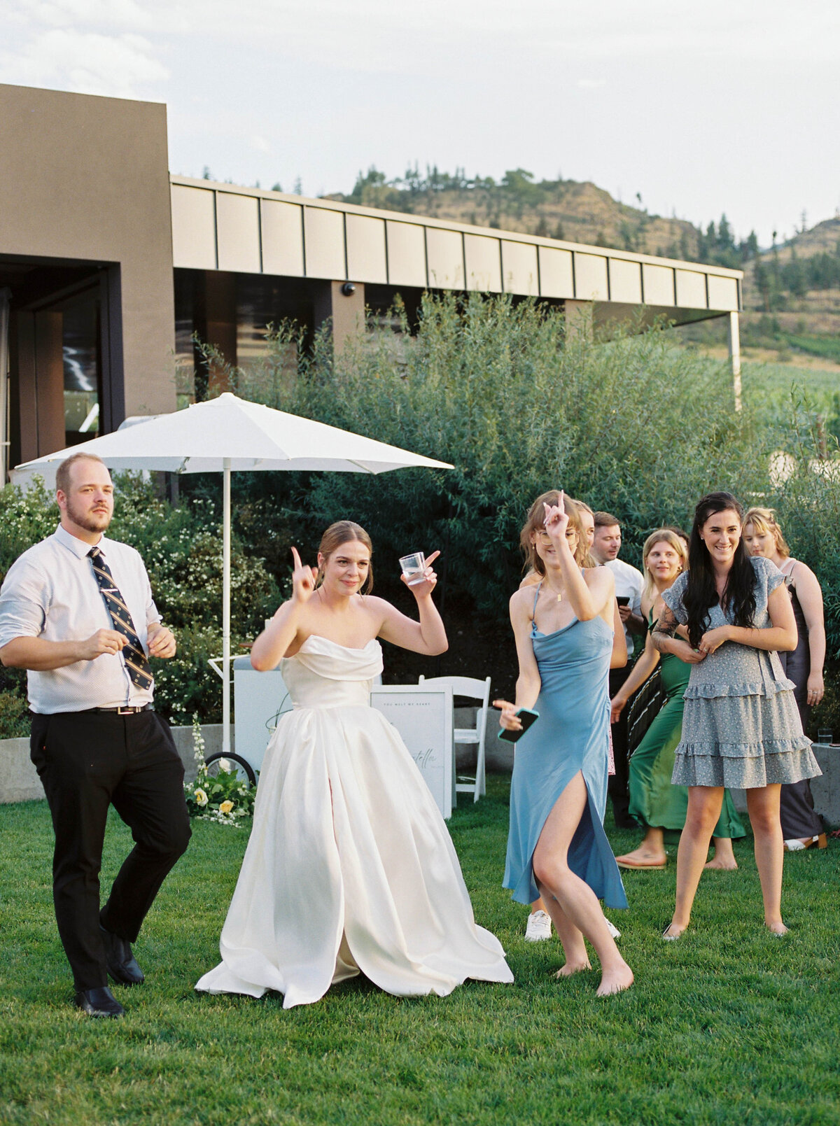 minted-photography-cedar-creek-winery-wedding-bc-114