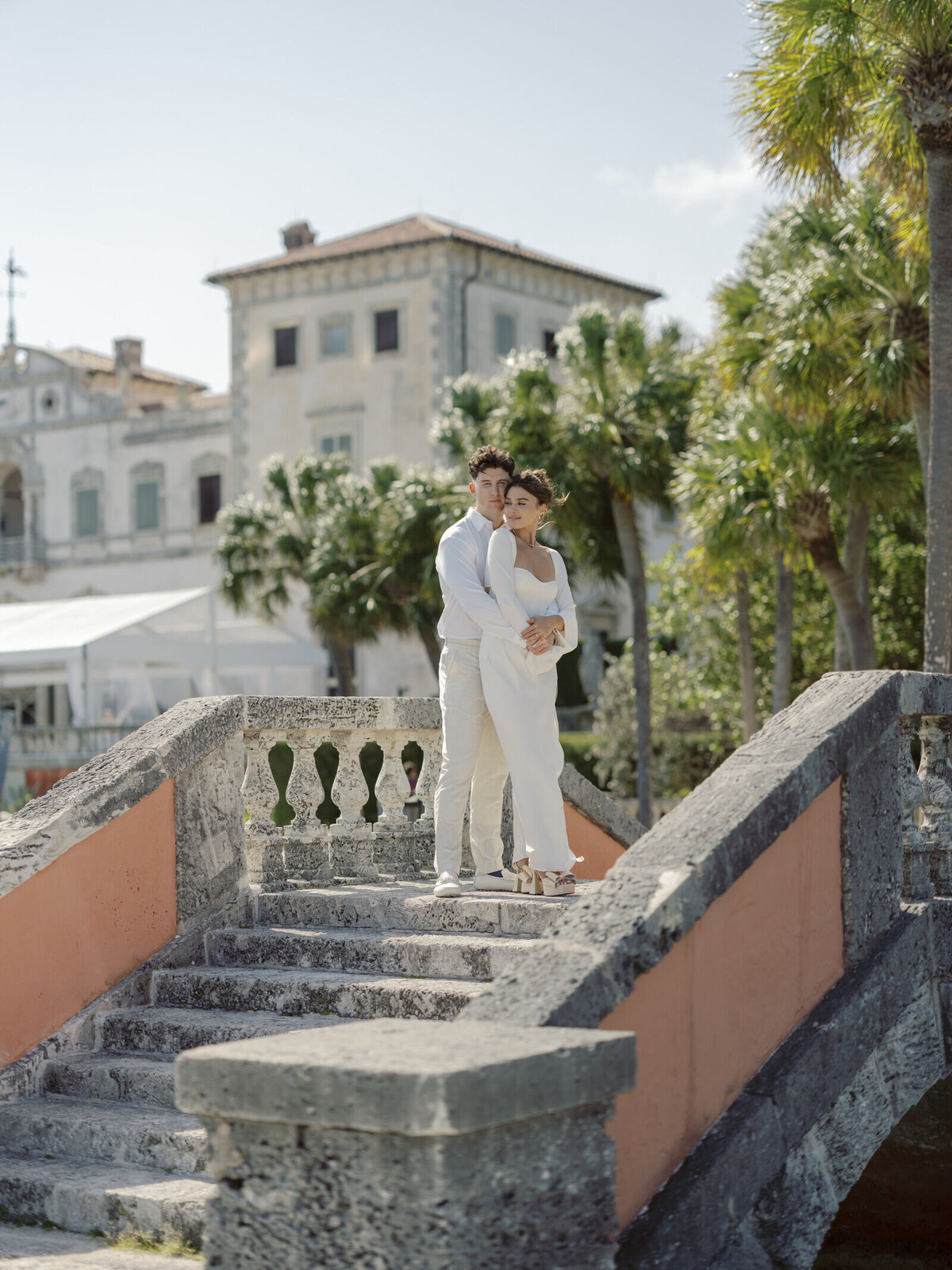 vizcaya-engagement-pose-by-museum