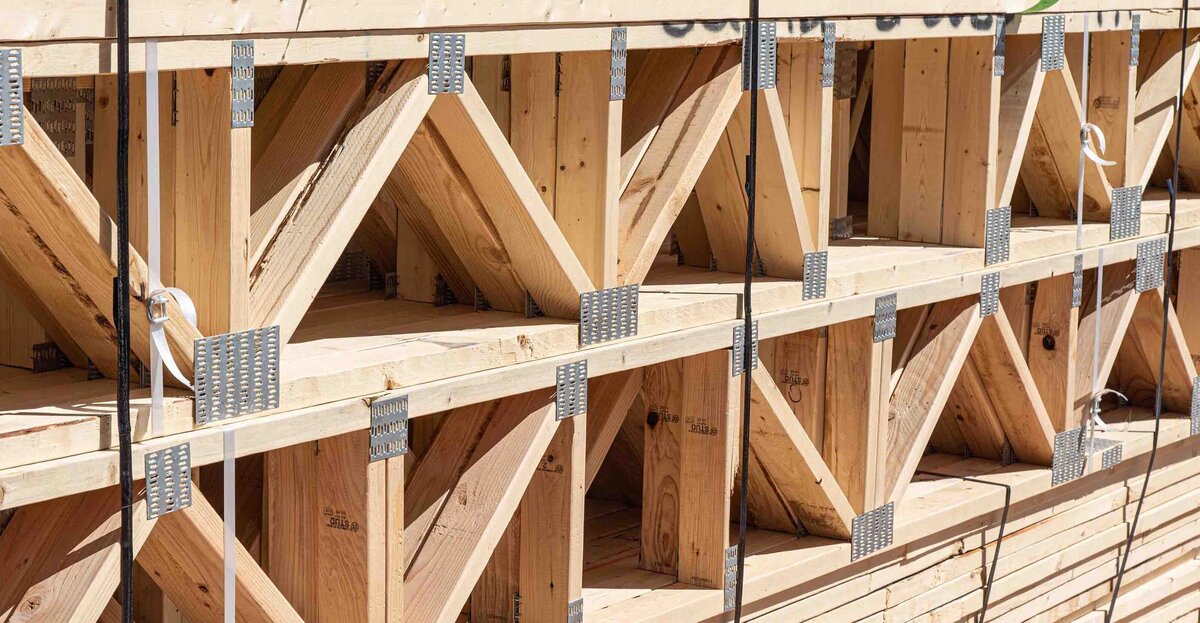 Prefabricated floor trusses