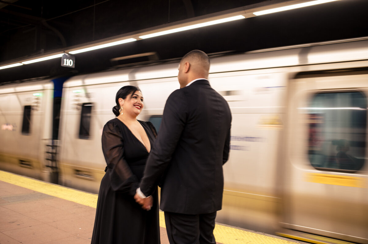 NY-Engagement-GCS-elegant-romantic-picture-of-Latino-with-speeding-train