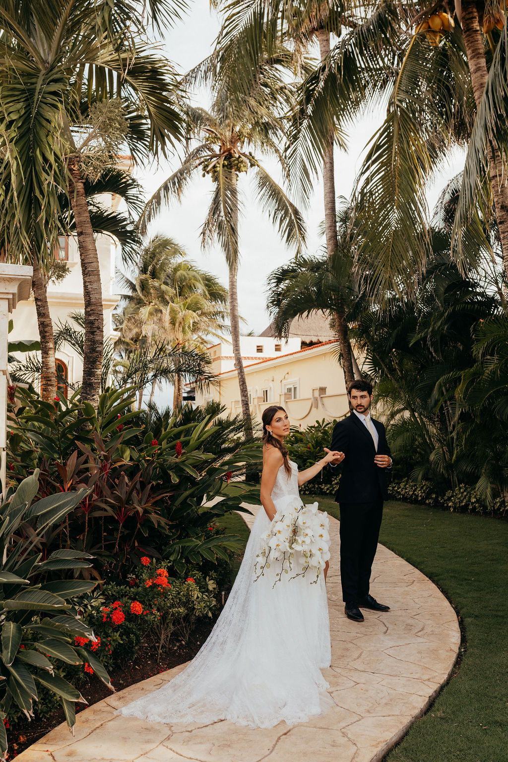 villa-la-joya-wedding-florist-TJ9A9005