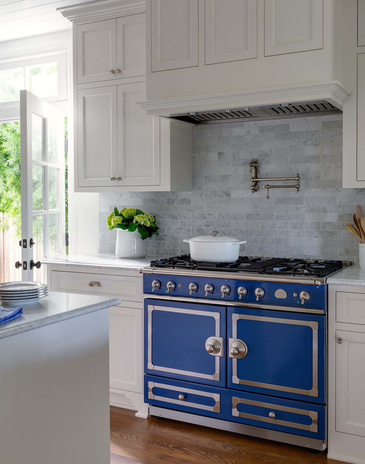 La-Cornue-blue-french-door-oven