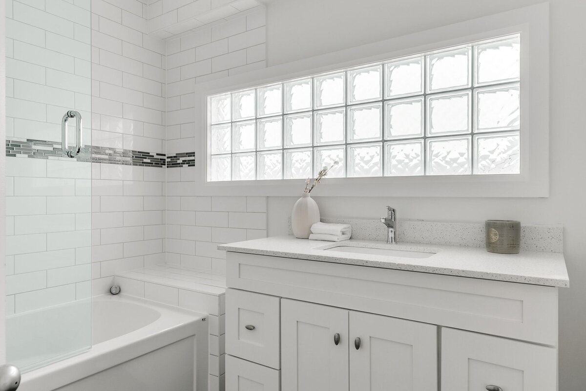 39-web-or-mls-44_001_Bathroom