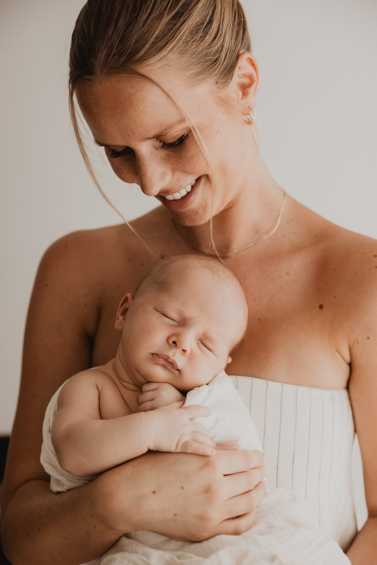 lauren-gray-sydney-newborn-photographer-240208-0038
