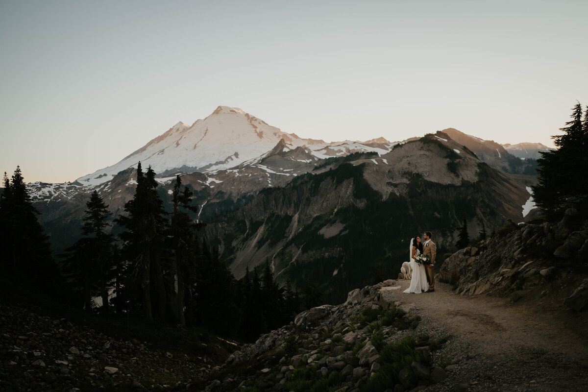 Couple kissing in the North Cascades at artist point