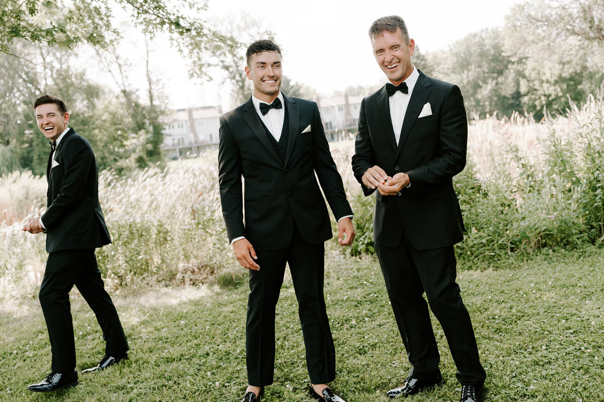 abby-parker-lake-minnetonka-wedding-32