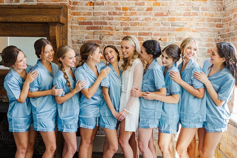 Bride Getting Ready with Mom and Bridesmaids at The Loft on 6th028
