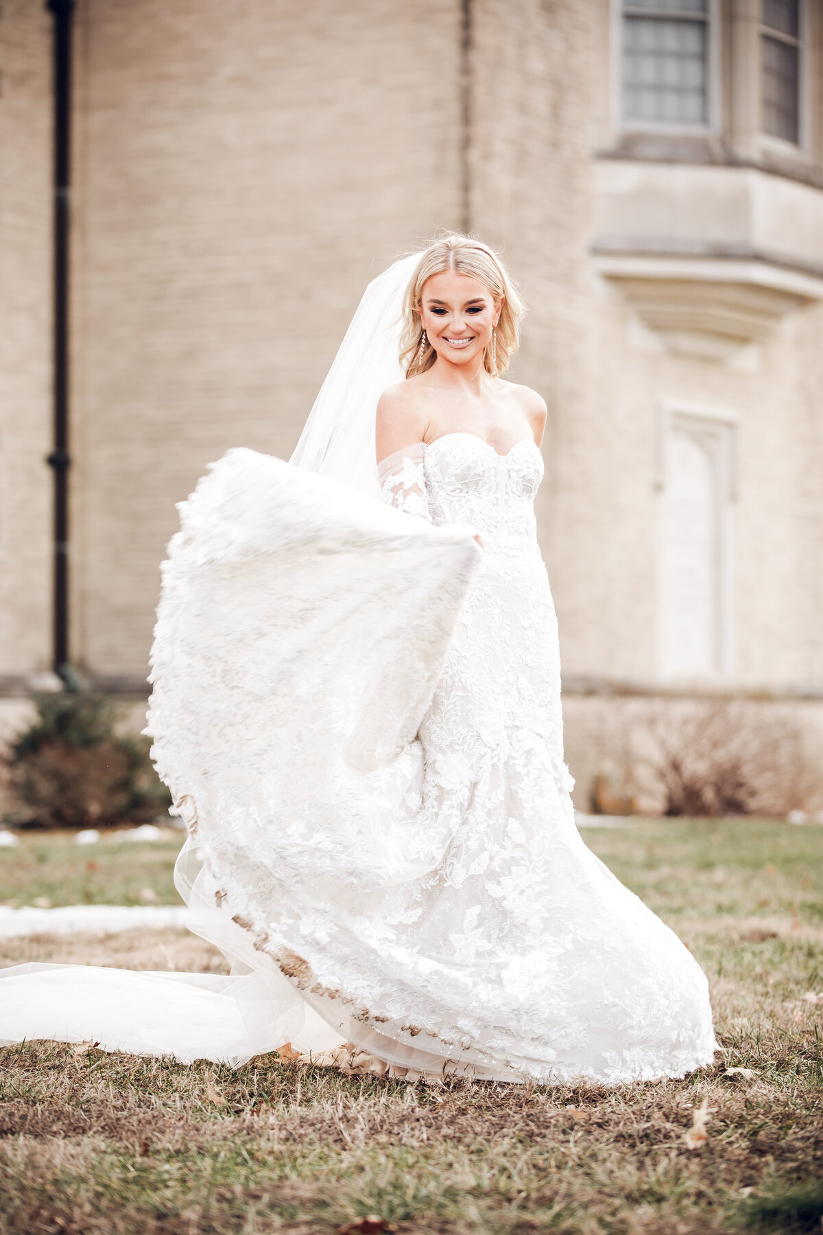 Meraki Design Wedding and Event Floral Studio Florist Wedding Flowers Full Service St. Louis Destination Luxury Floral Design Florists Designers Personal Unique Madi-Noah-Wedding-Laura-Mae-7