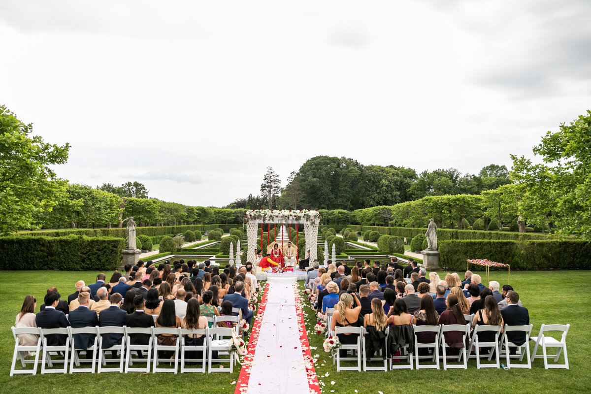 emma-cleary-new-york-nyc-wedding-photographer-videographer-venue-oheka-castle-isha-adam-47